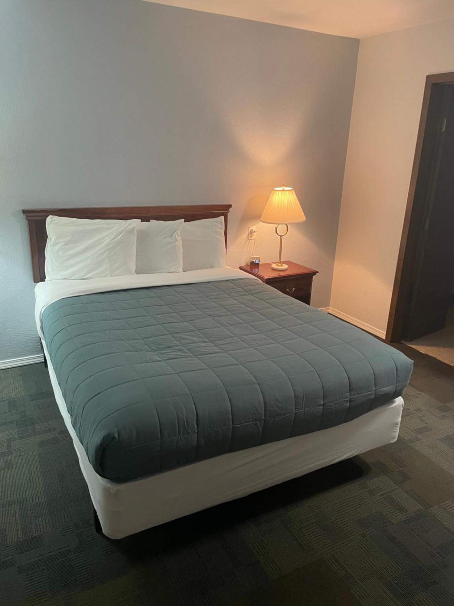 Americas Best Value Inn Polson Exterior photo